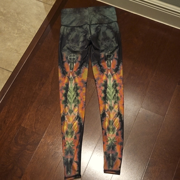 LIKE NEW Teeki XS Dreamcatcher feather full length leggings. - Picture 4 of 6